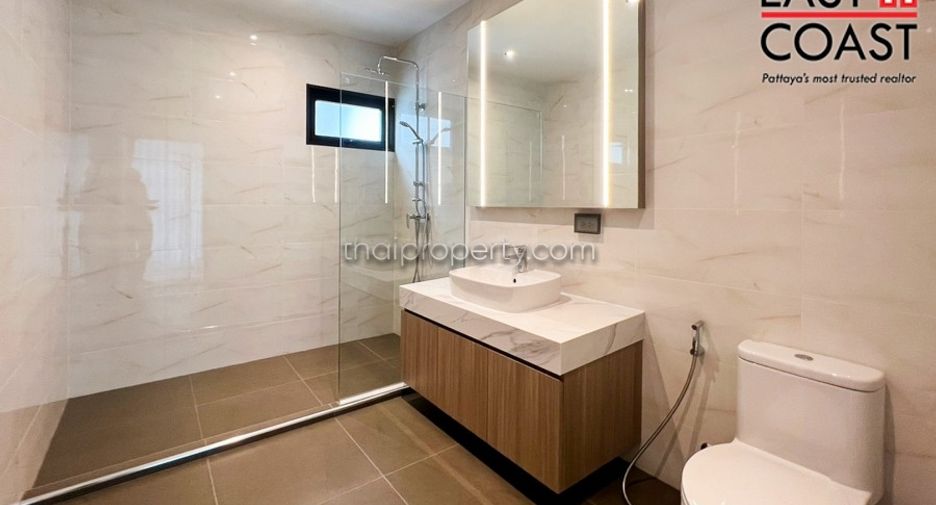 Casa en venta de 5 habitaciones en Bang Lamung, Chonburi