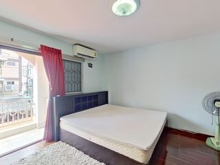 For sale 4 Beds townhouse in Phra Khanong, Bangkok