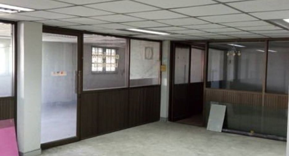 For rent retail Space in Mueang Samut Prakan, Samut Prakan