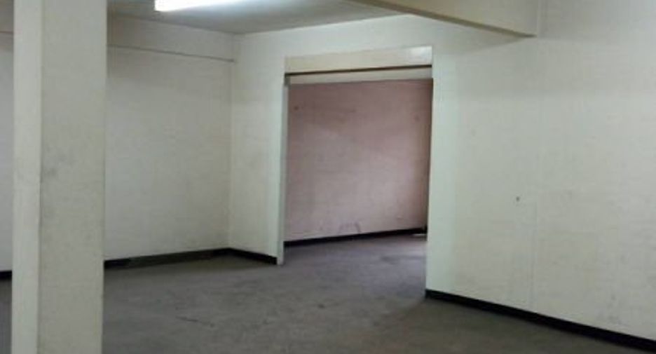 For rent retail Space in Mueang Samut Prakan, Samut Prakan