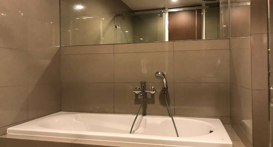For rent 1 bed condo in Watthana, Bangkok