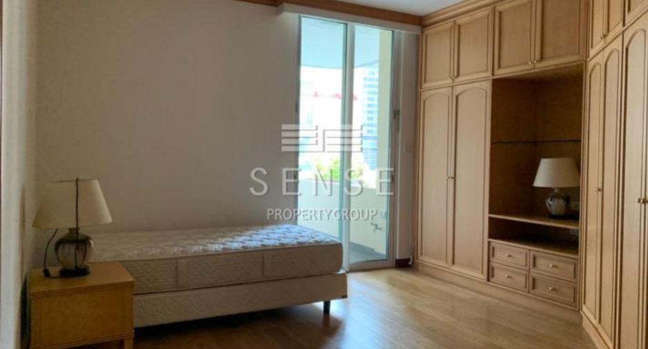 For rent 4 bedrooms condo in Pathum Wan, Bangkok