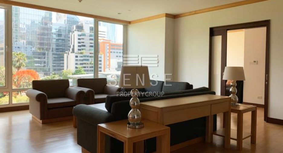 For rent 4 bedrooms condo in Pathum Wan, Bangkok