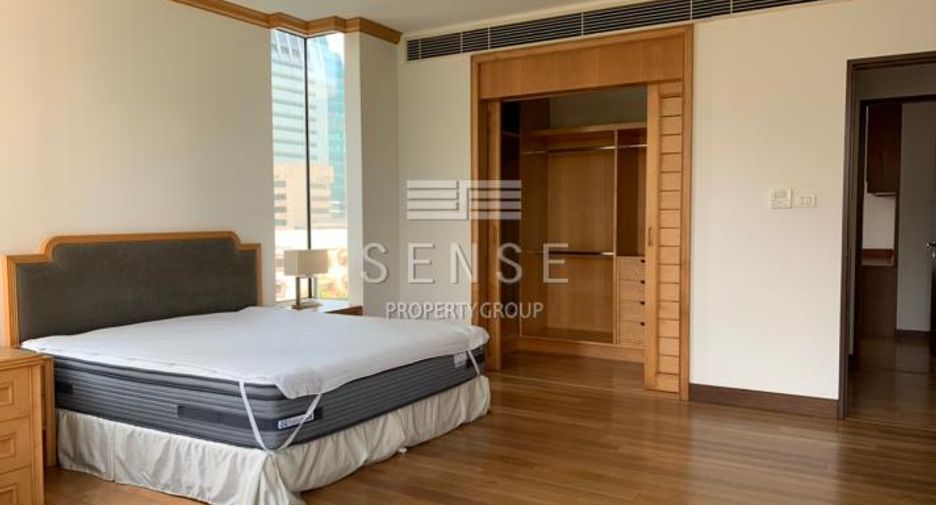For rent 4 bedrooms condo in Pathum Wan, Bangkok
