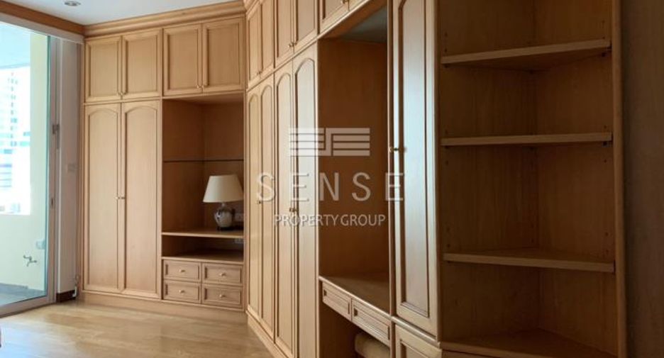 For rent 4 bedrooms condo in Pathum Wan, Bangkok