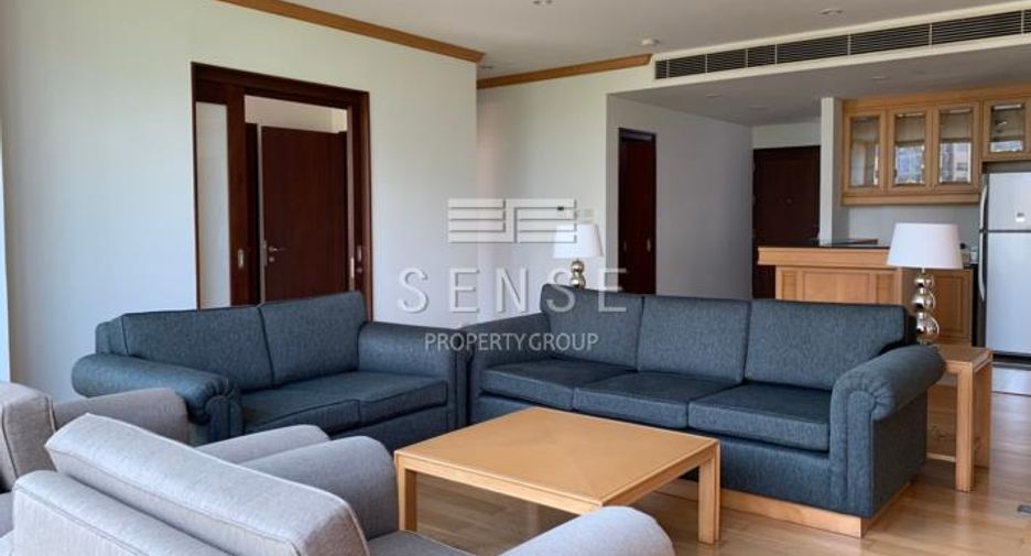For rent 4 bedrooms condo in Pathum Wan, Bangkok
