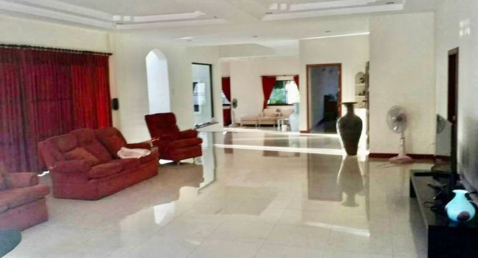 For sale 5 bedrooms house in Sattahip, Chonburi