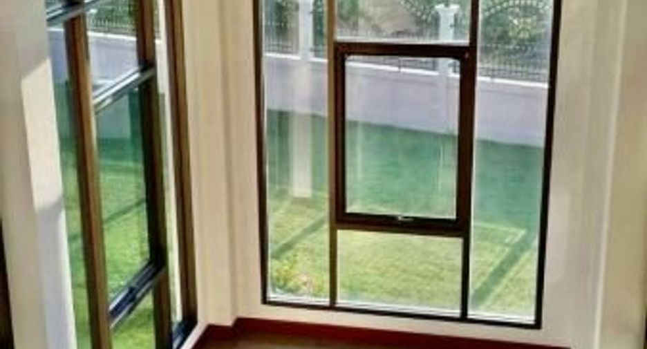 For sale 5 bedrooms house in Sattahip, Chonburi