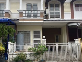 For rent 3 bed townhouse in Bang Bo, Samut Prakan