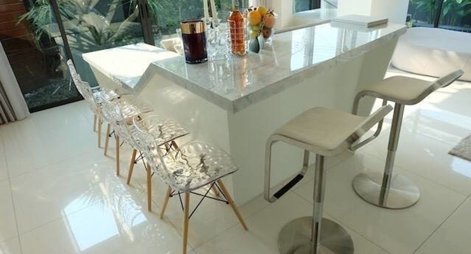 For rent and for sale 3 bedrooms condo in Watthana, Bangkok