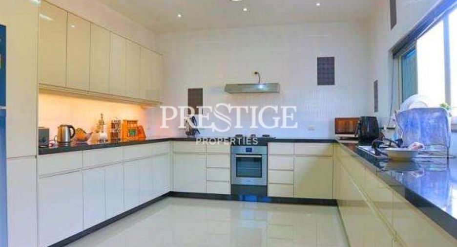 For sale 4 bedrooms house in Bang Lamung, Chonburi
