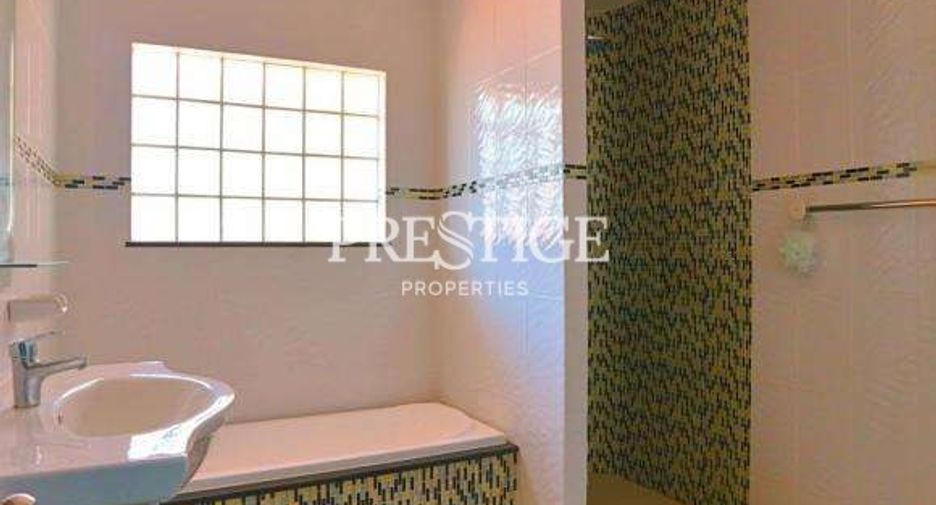 For sale 4 bedrooms house in Bang Lamung, Chonburi