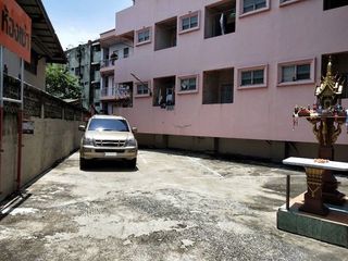 For sale 36 bed apartment in Mueang Samut Prakan, Samut Prakan