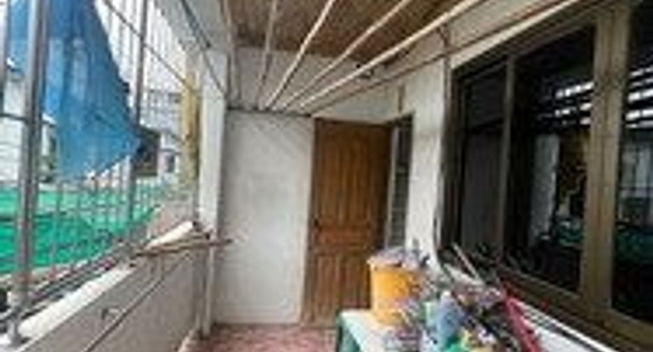 For sale 3 bed townhouse in Din Daeng, Bangkok