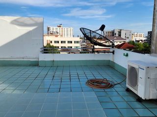 For rent and for sale 1 bed office in Phra Khanong, Bangkok