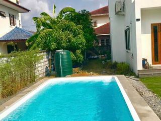 For sale and for rent 4 bed house in Phra Khanong, Bangkok