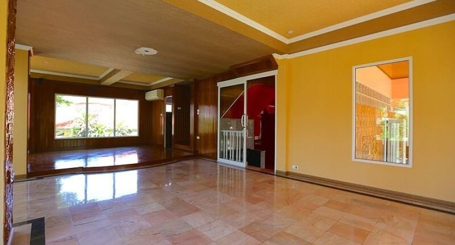For sale 4 bedrooms house in Bang Lamung, Chonburi