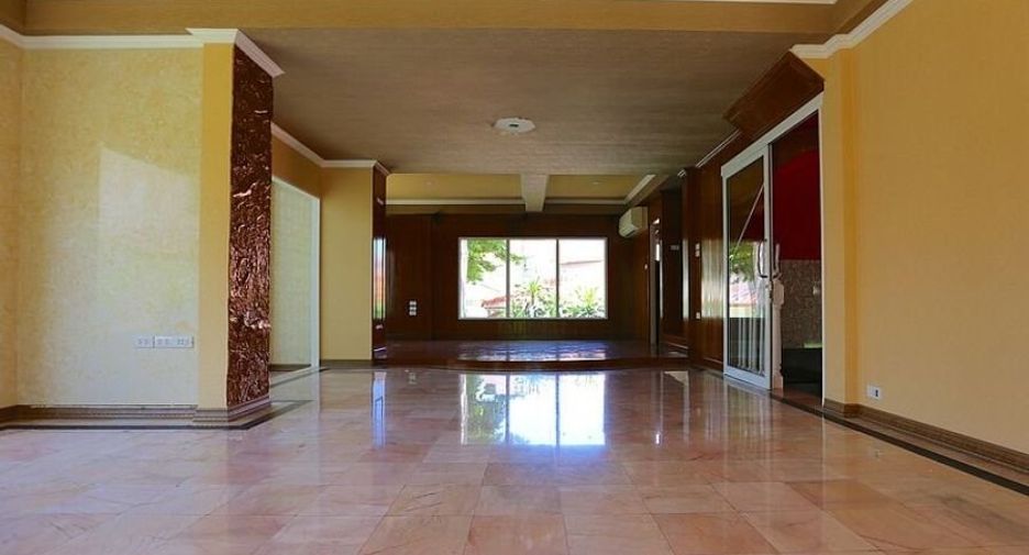 For sale 4 bedrooms house in Bang Lamung, Chonburi