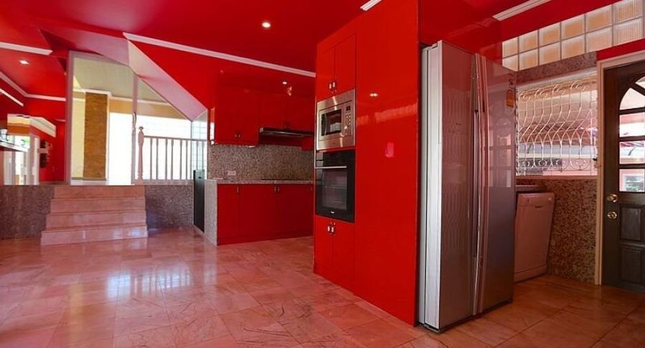 For sale 4 bedrooms house in Bang Lamung, Chonburi