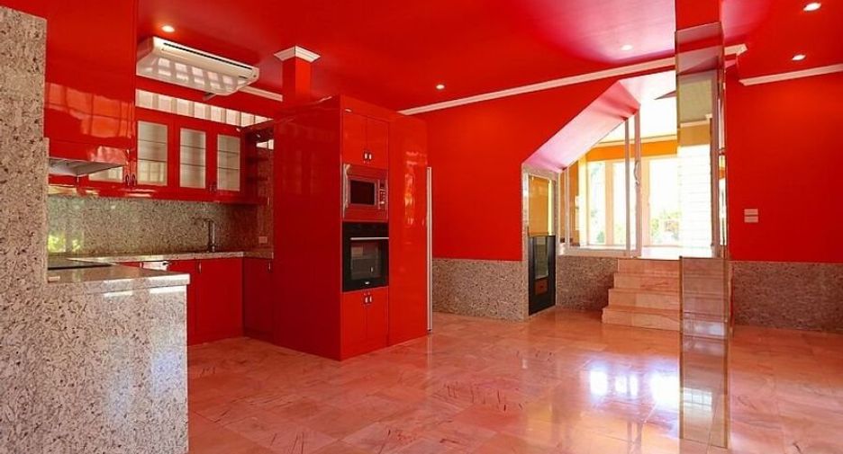 For sale 4 bedrooms house in Bang Lamung, Chonburi