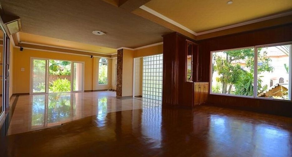 For sale 4 bedrooms house in Bang Lamung, Chonburi