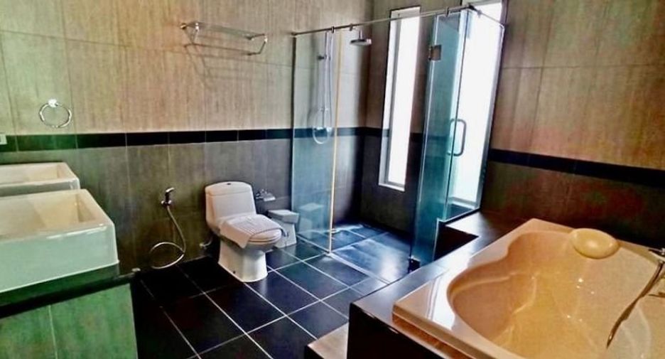 For sale 4 bedrooms house in Bang Lamung, Chonburi