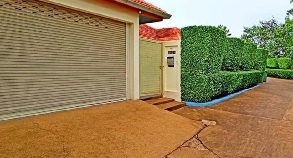 For sale 4 bedrooms house in Bang Lamung, Chonburi