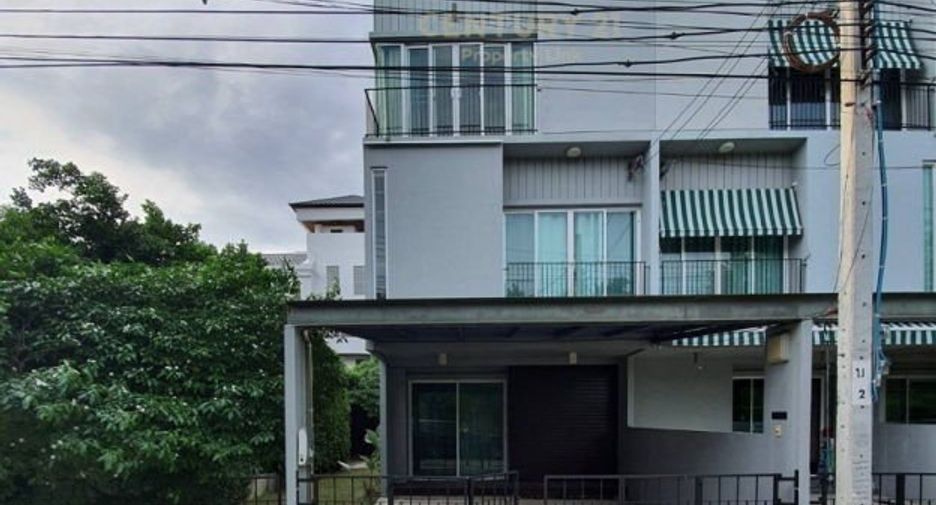 For rent そして for sale 3 Beds townhouse in Chom Thong, Bangkok