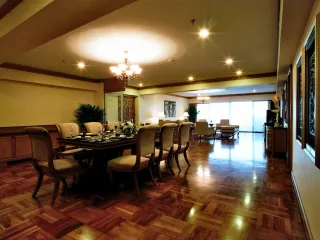 For rent 4 bed apartment in Watthana, Bangkok