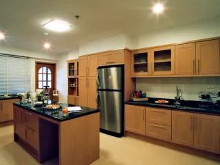 For rent 4 bed apartment in Watthana, Bangkok
