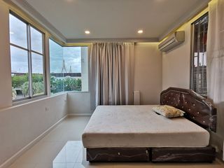 For rent 3 bed house in Yan Nawa, Bangkok