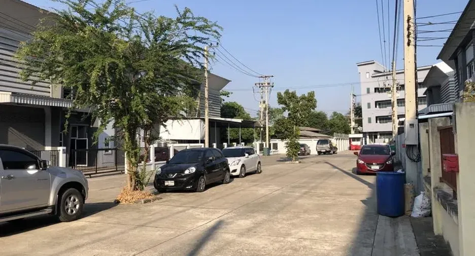 出租 仓库 在 Lam Luk Ka, Pathum Thani