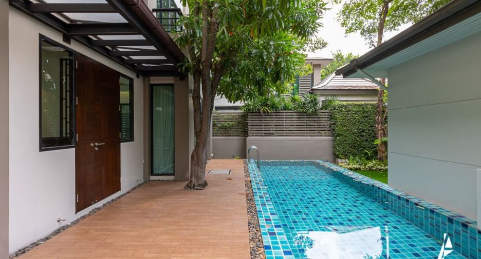 À louer 4 chambres maison à Khlong Sam Wa, Bangkok