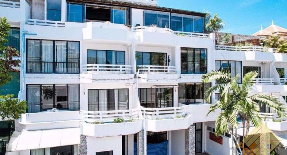 For sale 8 bed townhouse in Pratumnak, Pattaya