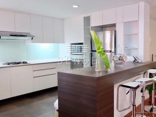 For rent 5 bedrooms townhouse in Sathon, Bangkok