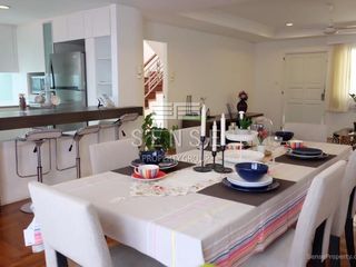 For rent 5 bedrooms townhouse in Sathon, Bangkok