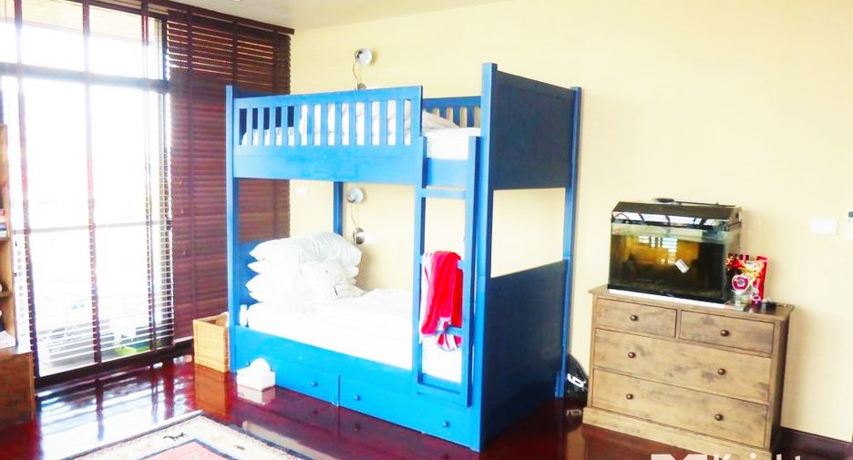 For sale 3 bedrooms condo in Watthana, Bangkok