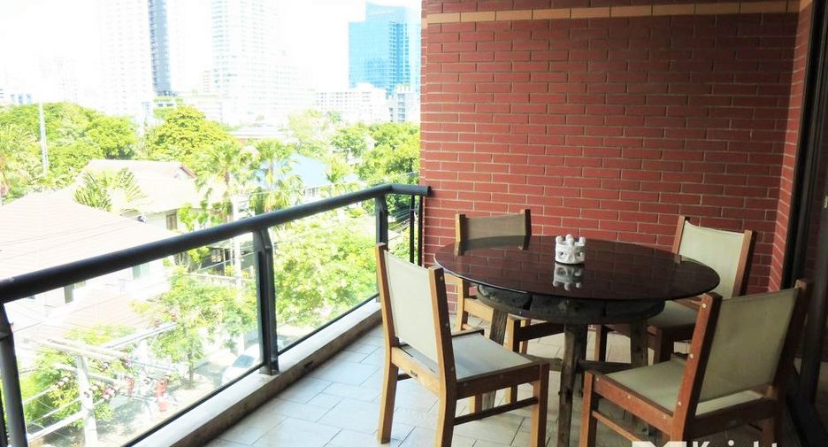 For sale 3 bedrooms condo in Watthana, Bangkok