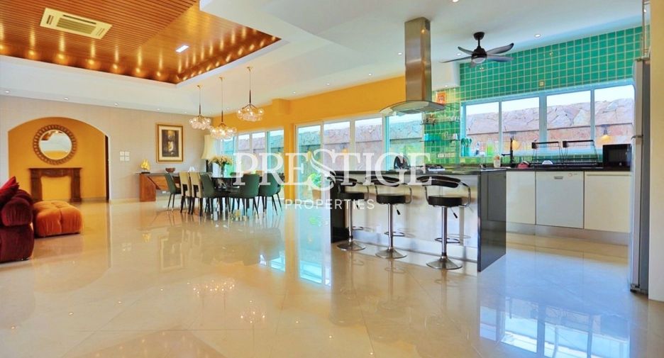 For sale 4 bed house in Bang Lamung, Chonburi