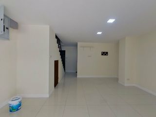 For sale 4 bed townhouse in Mueang Chiang Mai, Chiang Mai