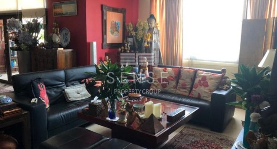 For sale 3 bedrooms condo in Watthana, Bangkok