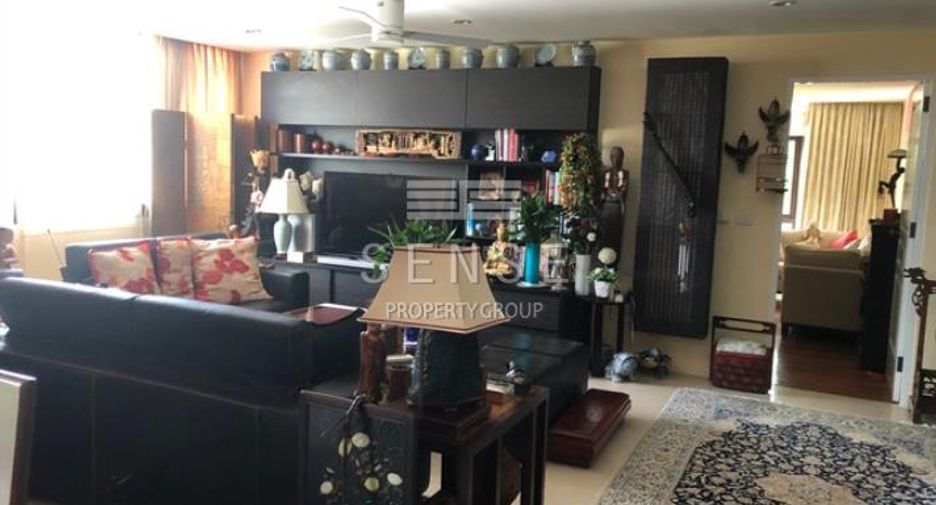 For sale 3 bedrooms condo in Watthana, Bangkok