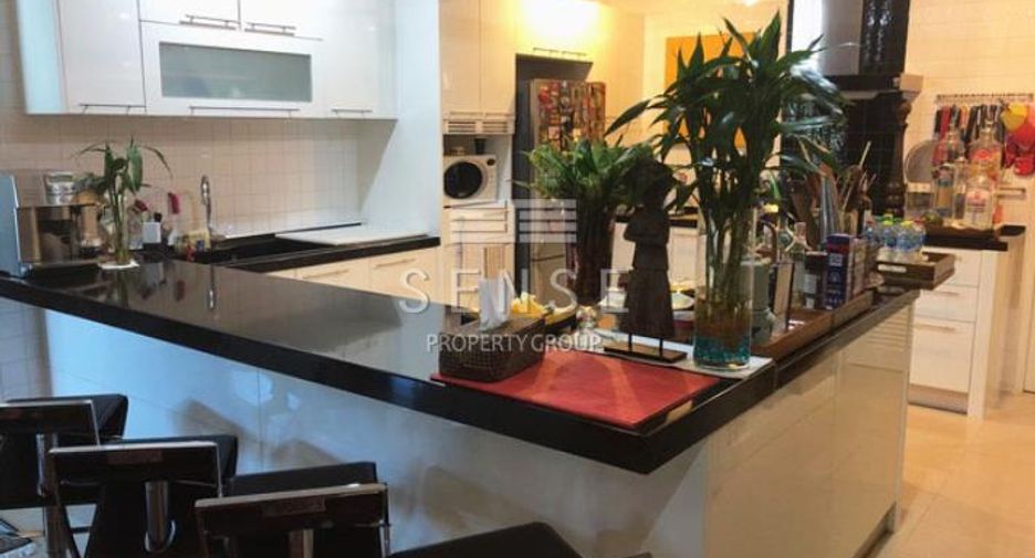 For sale 3 bedrooms condo in Watthana, Bangkok