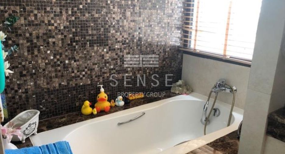 For sale 3 bedrooms condo in Watthana, Bangkok