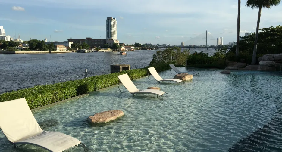 For sale 3 Beds condo in Dusit, Bangkok