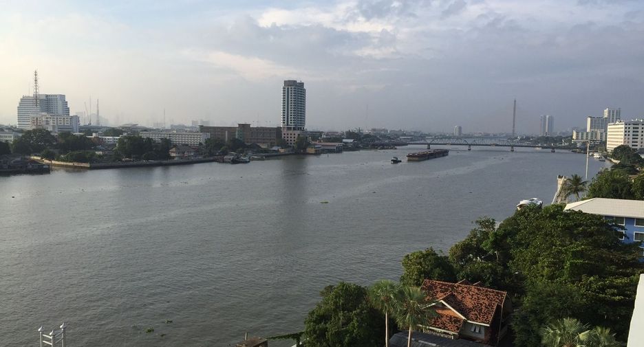 For sale 3 bed condo in Dusit, Bangkok