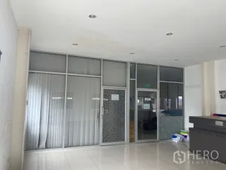 出租 和 出售 仓库 在 Lam Luk Ka, Pathum Thani