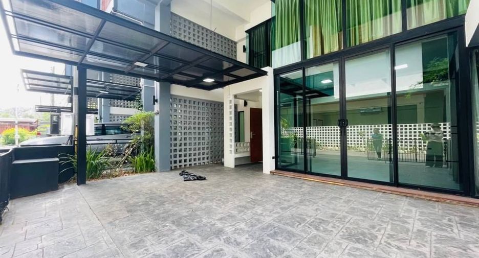 For sale 2 bed office in Mueang Chiang Mai, Chiang Mai