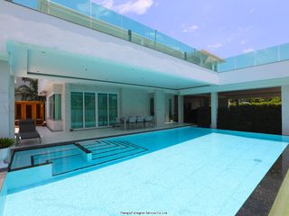 Haus zur Miete mit 9 Zimmer in Min Buri, Bangkok