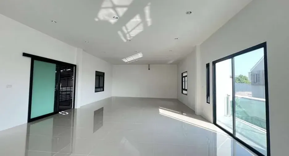 For rent and for sale warehouse in Lam Luk Ka, Pathum Thani